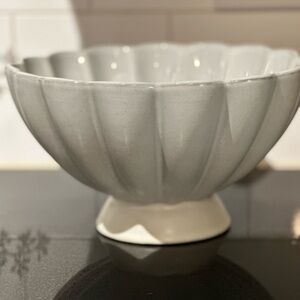 Hearth & Hand Magnolia Scalloped Stoneware Serving Bowl NWT